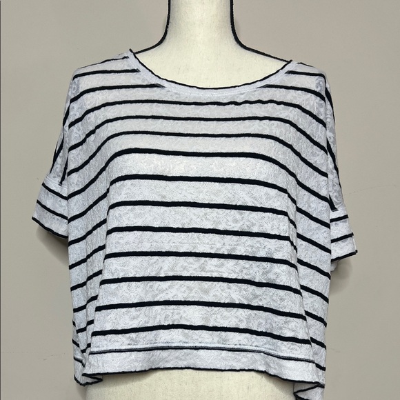 Forever 21 Black and White Striped Crop Top - Picture 3 of 7